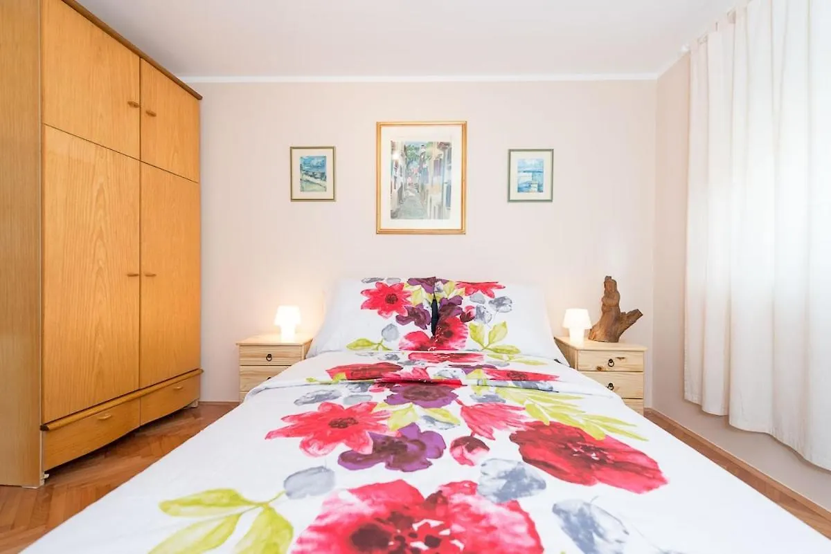 דירה רוביני Apartman Tara קרואטיה